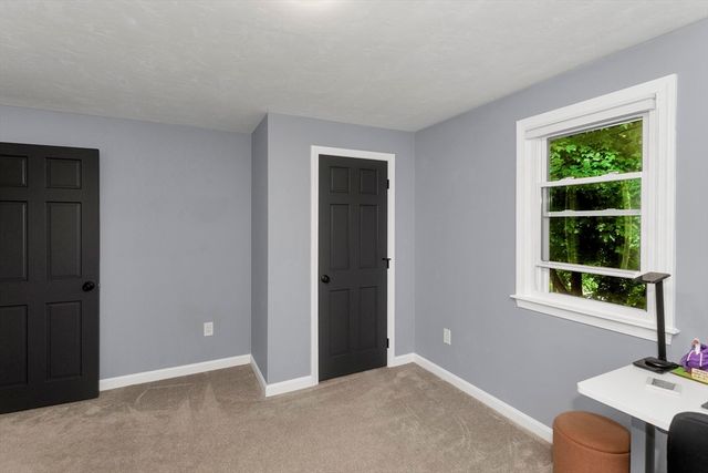 22 Porter St, Shirley, MA 01464
