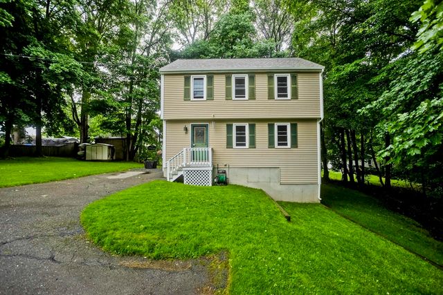 22 Porter St, Shirley, MA 01464