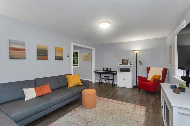 22 Porter St, Shirley, MA 01464
