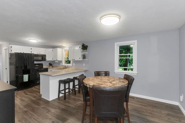 22 Porter St, Shirley, MA 01464