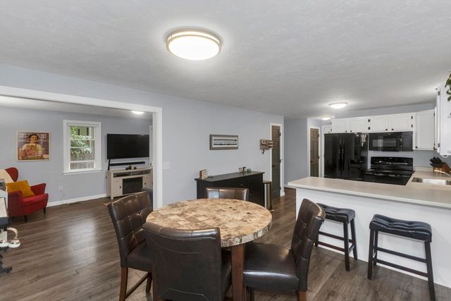 22 Porter St, Shirley, MA 01464