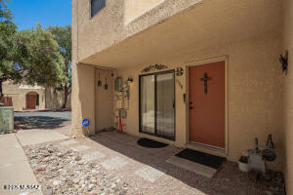 7548 E Wesley Place, Tucson, AZ 85710