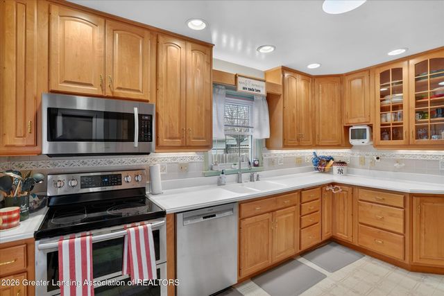 3227 Glasgow Drive, Lansing, MI 48911