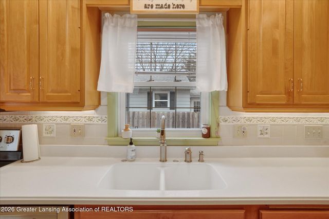 3227 Glasgow Drive, Lansing, MI 48911