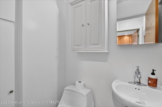 3227 Glasgow Drive, Lansing, MI 48911