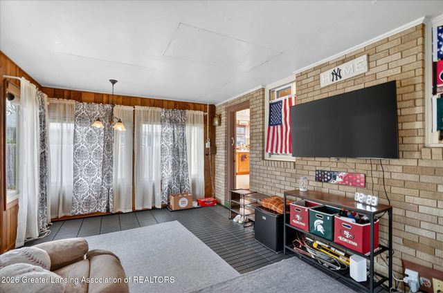 3227 Glasgow Drive, Lansing, MI 48911