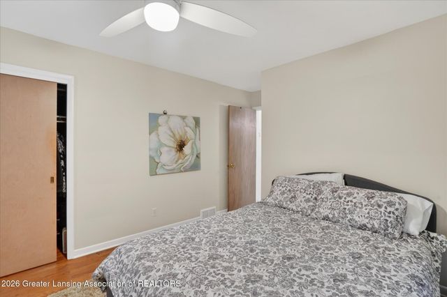 3227 Glasgow Drive, Lansing, MI 48911