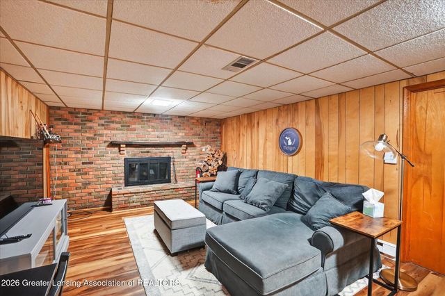 3227 Glasgow Drive, Lansing, MI 48911