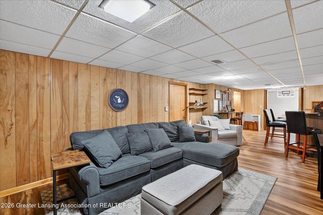 3227 Glasgow Drive, Lansing, MI 48911