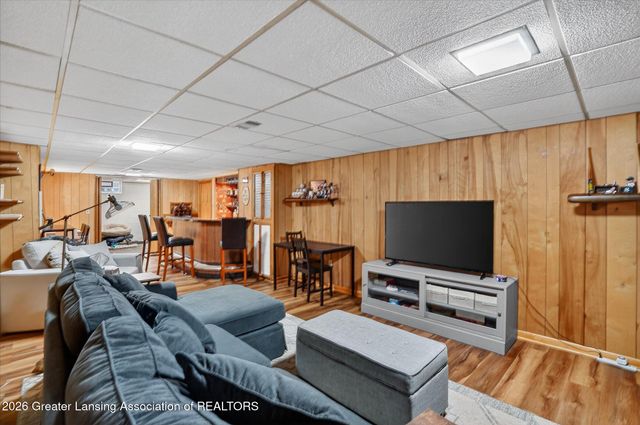 3227 Glasgow Drive, Lansing, MI 48911