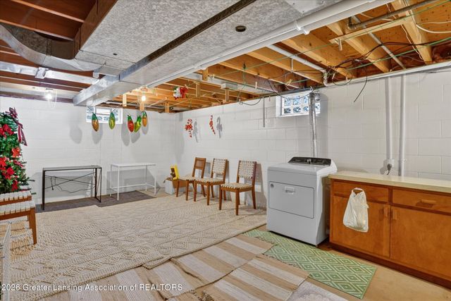 3227 Glasgow Drive, Lansing, MI 48911