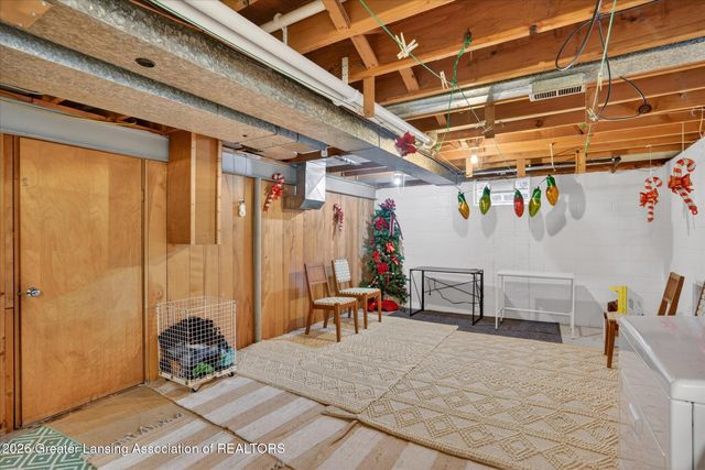 3227 Glasgow Drive, Lansing, MI 48911