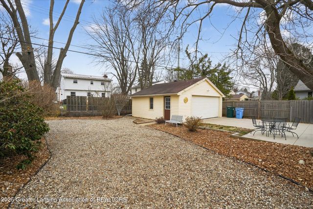 3227 Glasgow Drive, Lansing, MI 48911