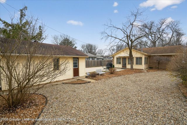 3227 Glasgow Drive, Lansing, MI 48911