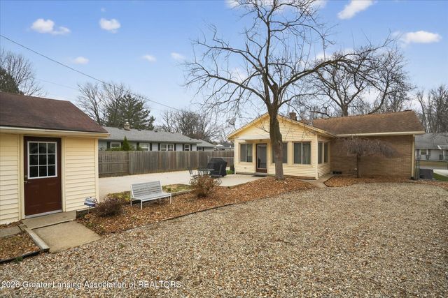 3227 Glasgow Drive, Lansing, MI 48911