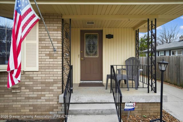 3227 Glasgow Drive, Lansing, MI 48911