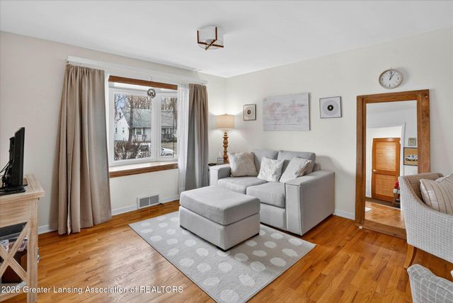 3227 Glasgow Drive, Lansing, MI 48911