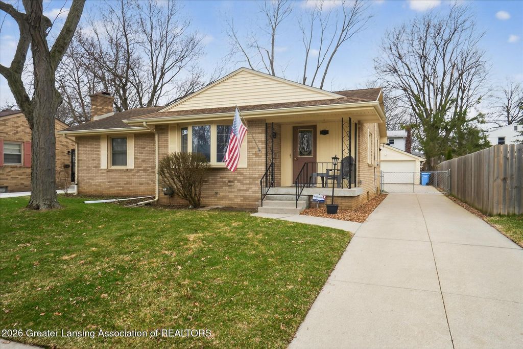 3227 Glasgow Drive, Lansing, MI 48911