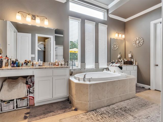 8911 Leaning Hollow Lane, Spring, TX 77379