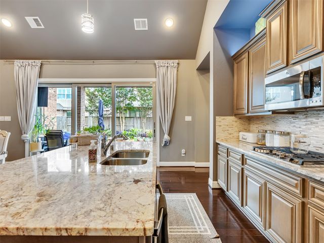 8911 Leaning Hollow Lane, Spring, TX 77379