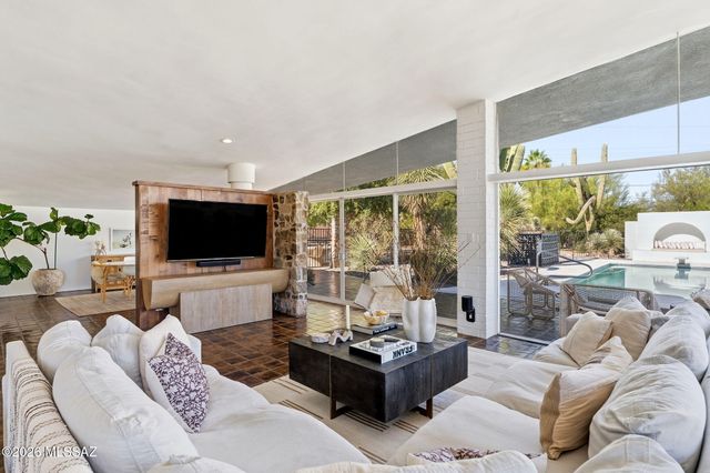 7341 N Ellison Drive, Tucson, AZ 85704