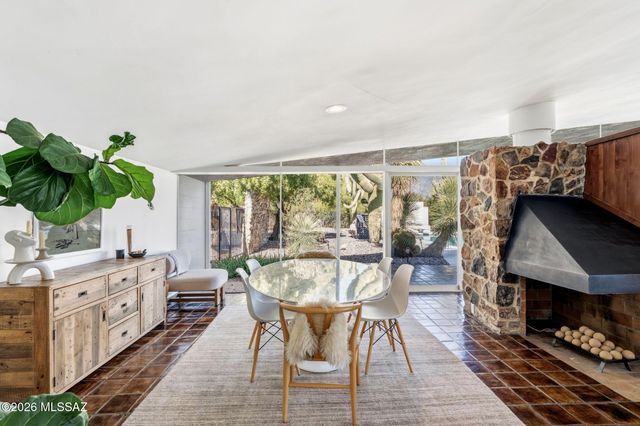 7341 N Ellison Drive, Tucson, AZ 85704