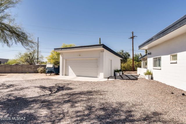 7341 N Ellison Drive, Tucson, AZ 85704