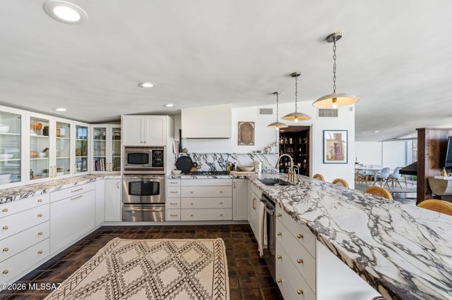 7341 N Ellison Drive, Tucson, AZ 85704