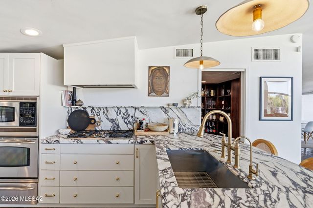 7341 N Ellison Drive, Tucson, AZ 85704