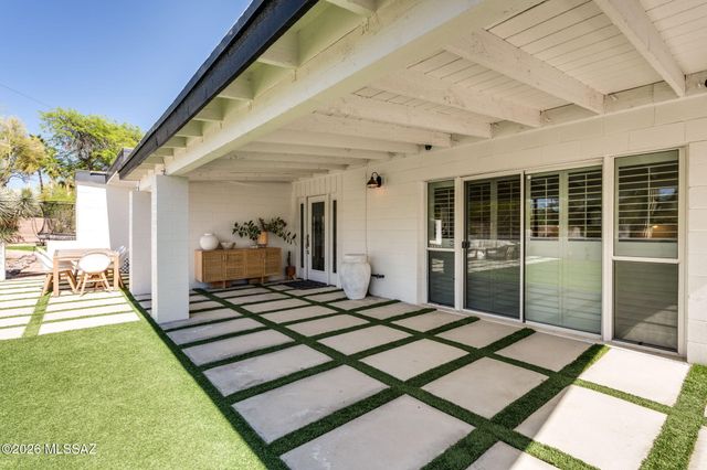 7341 N Ellison Drive, Tucson, AZ 85704