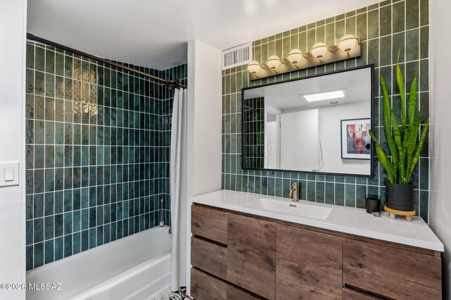 7341 N Ellison Drive, Tucson, AZ 85704