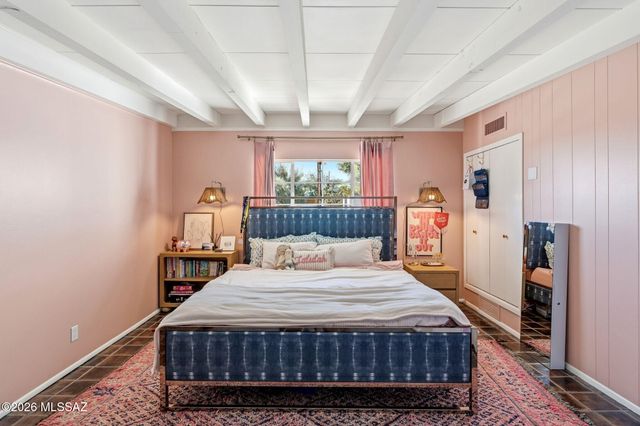 7341 N Ellison Drive, Tucson, AZ 85704