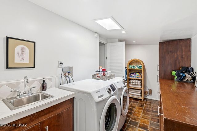 7341 N Ellison Drive, Tucson, AZ 85704