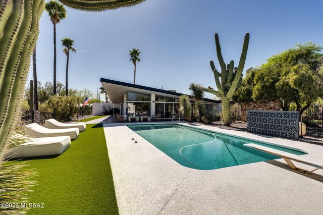 7341 N Ellison Drive, Tucson, AZ 85704