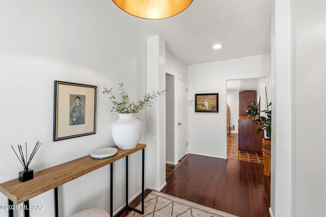 7341 N Ellison Drive, Tucson, AZ 85704