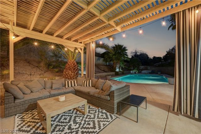 9440 Abalone Way, Las Vegas, NV 89117