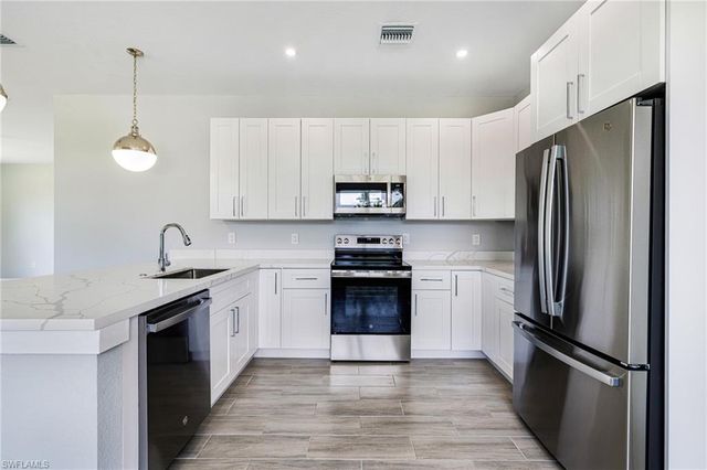 1909 Moore AVE, Lehigh Acres, FL 33972