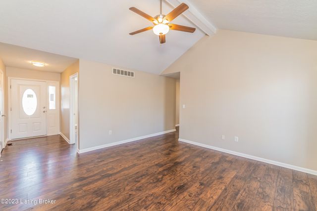 5933 Midnight Ln, Louisville, KY 40229