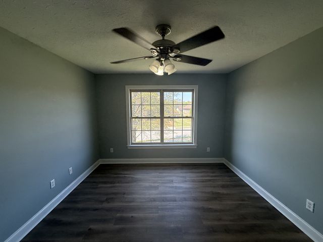 1030 Tower Hill Ln, Hendersonville, TN 37075