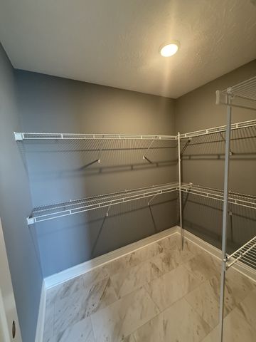 1030 Tower Hill Ln, Hendersonville, TN 37075