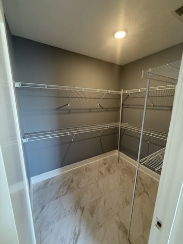 1030 Tower Hill Ln, Hendersonville, TN 37075
