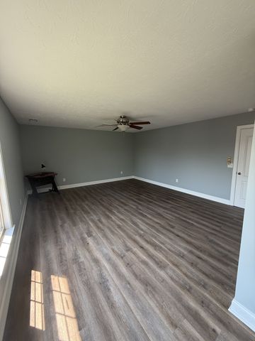 1030 Tower Hill Ln, Hendersonville, TN 37075