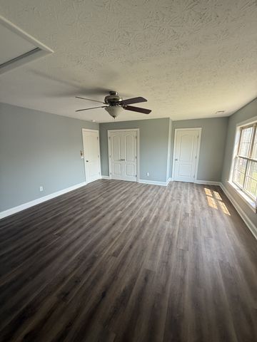1030 Tower Hill Ln, Hendersonville, TN 37075