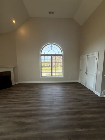 1030 Tower Hill Ln, Hendersonville, TN 37075