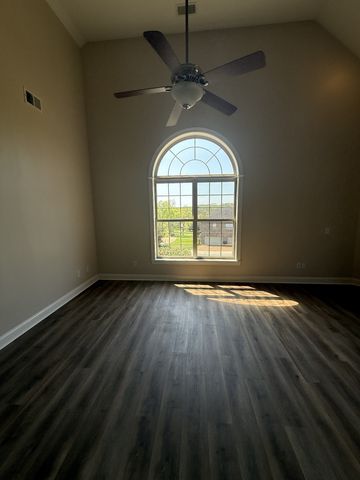 1030 Tower Hill Ln, Hendersonville, TN 37075
