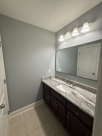 1030 Tower Hill Ln, Hendersonville, TN 37075