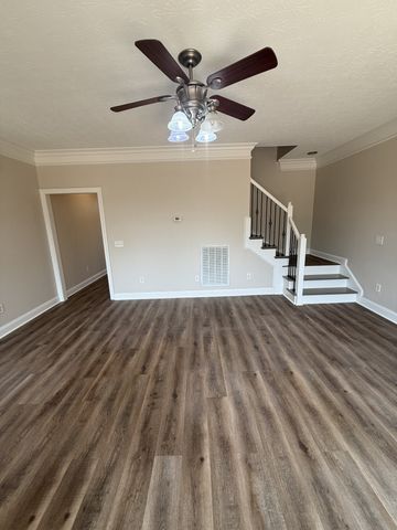1030 Tower Hill Ln, Hendersonville, TN 37075