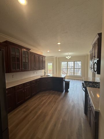 1030 Tower Hill Ln, Hendersonville, TN 37075