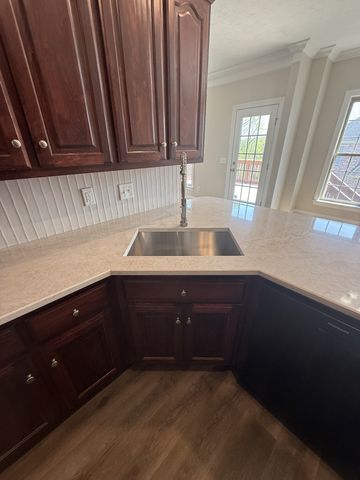1030 Tower Hill Ln, Hendersonville, TN 37075