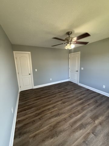 1030 Tower Hill Ln, Hendersonville, TN 37075